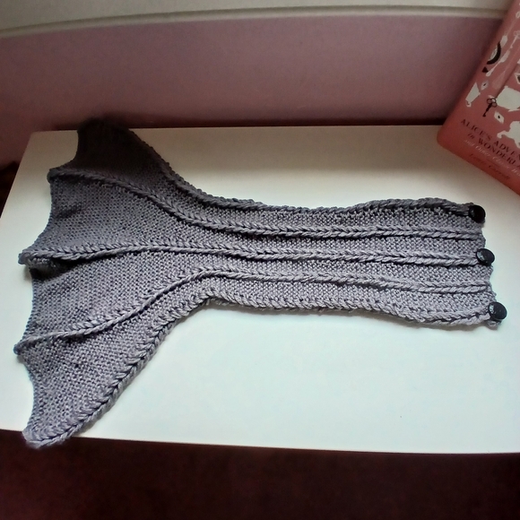 Dragon Wing Cowl Scarf - Stone - Picture 5 of 7